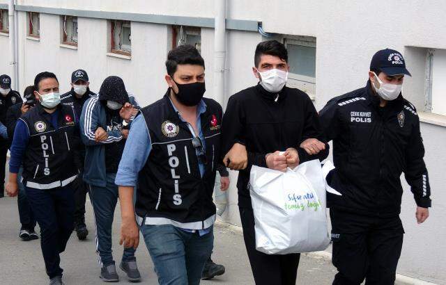 Çalıştığı hastanenin önünde uyuşturucu satan güvenlik görevlisi yakalandı Çalıştığı hastanenin önünde uyuşturucu satan güvenlik görevlisi yakalandı