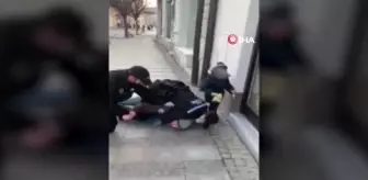 Çekya'da maskesiz bir kişi çocuğunun gözleri önünde gözaltına alındı