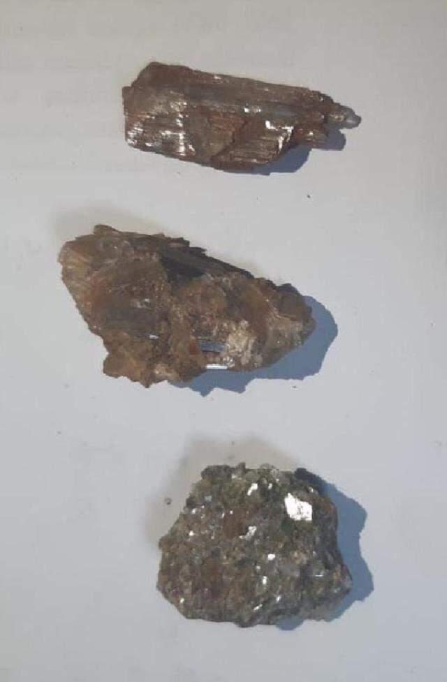 Definecilerin evine yapılan operasyonda 4 milyon liralık painite taşı ele geçirildi