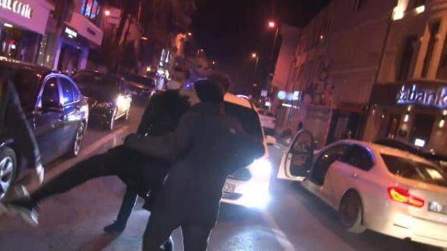 Ceza yiyince öfkelerini gazetecilerden çıkardılar! Baskın yapılan Boğaz manzaralı lüks oteldeki eğlencenin görüntüleri ortaya çıktı Ceza yiyince öfkelerini gazetecilerden çıkardılar! Baskın yapılan Boğaz manzaralı lüks oteldeki eğlencenin görüntüleri ortaya çıktı