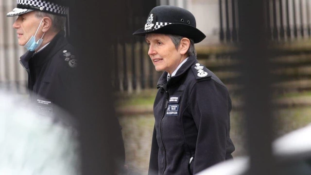 Sarah Everard cinayeti: İngiltere basınında, anma etkinliğine polis müdahalesi manşetlerde: 'Utanç verici'