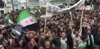 Suriye'de halk iç savaşın 10. yılında rejimi protesto etti