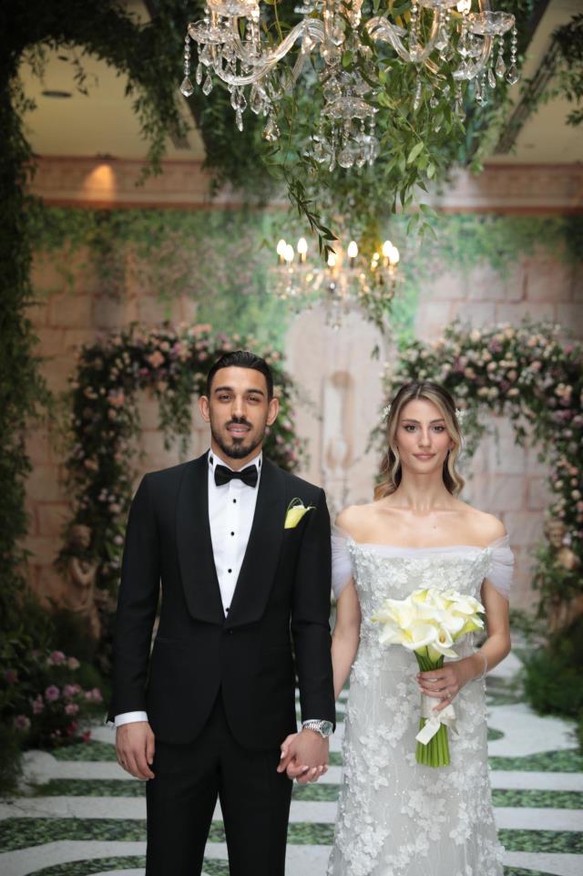 İrfan Can Kahveci, geçtiğimiz yıl nişanlandığı Gözde Doyran ile evlendi
