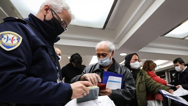 Yeşil Sertifika: AB vatandaşlarının serbestçe dolaşabilmesi için 'aşı pasaportu' uygulaması geliyor