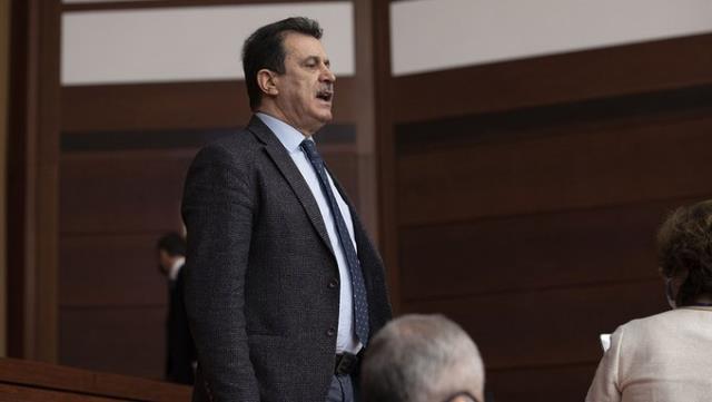 Milletvekilliği düşürülen HDP'li Ömer Faruk Gergerlioğlu, Meclis'te sabahladı: Demokrasi için nöbetteyiz