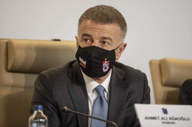 Dört büyük kulüp ile Bankalar Birliği ile 7+2 yıllık anlaşma imzaladı Dört büyük kulüp ile Bankalar Birliği ile 7+2 yıllık anlaşma imzaladı