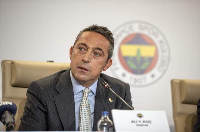 Dört büyük kulüp ile Bankalar Birliği ile 7+2 yıllık anlaşma imzaladı Dört büyük kulüp ile Bankalar Birliği ile 7+2 yıllık anlaşma imzaladı