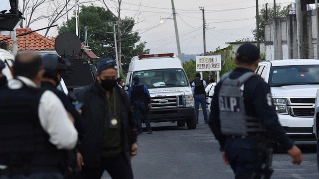 Meksika'da polis konvoyuna saldırıda en az 13 kişi öldü