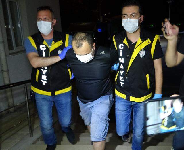 Babası tarafından 21 yerinden bıçaklanarak öldürülen annesinin cansız bedenini bulan 11 yaşındaki Elanaz: Üzerindeki kanı tişört zannettim Babası tarafından 21 yerinden bıçaklanarak öldürülen annesinin cansız bedenini bulan 11 yaşındaki Elanaz: Üzerindeki kanı tişört zannettim