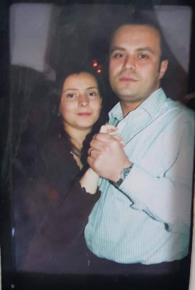 Babası tarafından 21 yerinden bıçaklanarak öldürülen annesinin cansız bedenini bulan 11 yaşındaki Elanaz: Üzerindeki kanı tişört zannettim Babası tarafından 21 yerinden bıçaklanarak öldürülen annesinin cansız bedenini bulan 11 yaşındaki Elanaz: Üzerindeki kanı tişört zannettim