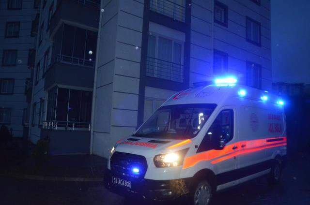 Ordu'da 6. kattan düşen çocuk hayatını kaybetti Ordu'da 6. kattan düşen çocuk hayatını kaybetti