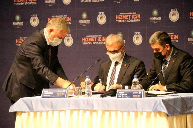 Diyarbakır Büyükşehir Belediyesi'nden işçi maaşlarına yüzde 47 zam Diyarbakır Büyükşehir Belediyesi'nden işçi maaşlarına yüzde 47 zam