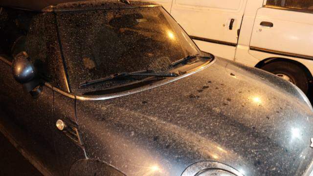 İstanbul'da gece vakti yağmurla birlikte çamur yağdı