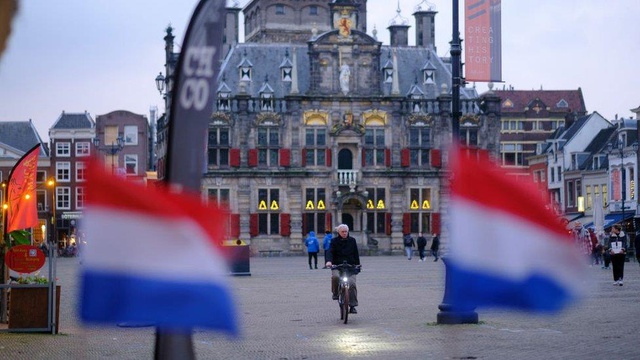 Hollanda İstatistik Kurumu: Göçmenlerdeki Covid ölümlerinde Türkiye ve Surinam kökenliler başı çekiyor