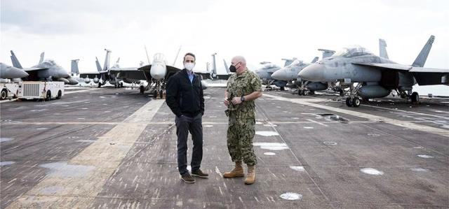 Kiryakos Miçotakis, Girit'te ABD uçak gemisini ziyaret etti