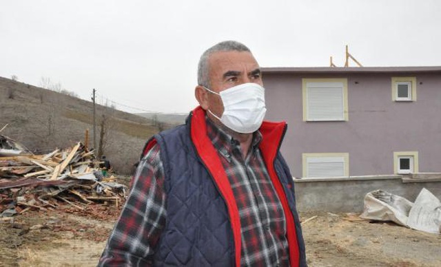 Hortum çatıları uçurdu, ağaçları devirdi! Köylüler yaşadıklarını 'Dışarı çıksaydık kağıt gibi götürürdü' diyerek anlattı