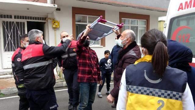 Akılalmaz kaza! Kafasına demir merdiven saplanan talihsiz adam hayatının şokunu yaşadı