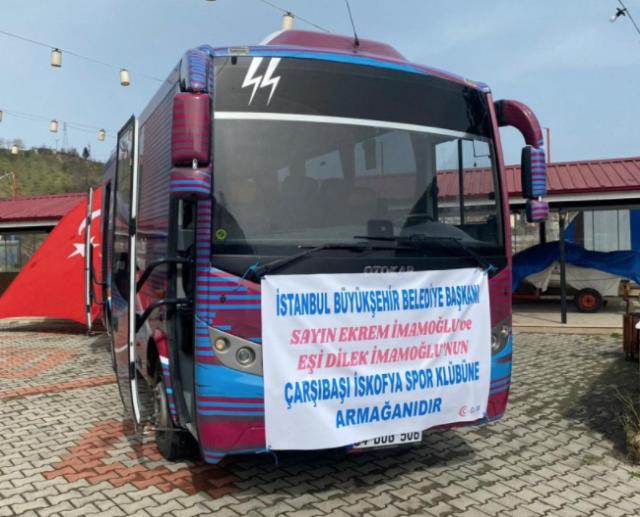 İmamoğlu'nun kız voleybol takımına hediye ettiği otobüs Trabzon'u karıştırdı! CHP ve MHP il başkanları karşı karşıya geldi