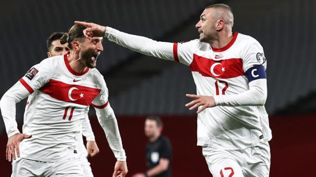 Türkiye Hollanda'yı 4 golle dağıttı, Avrupa basınının ağzı açık kaldı: Portakallar Türkiye'de rezil oldu