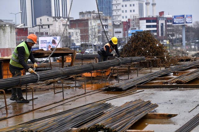Bursa'nın en büyük projesi olan Osmangazi Meydanı İnşaatı izlenme rekoru kırıyor Bursa'nın en büyük projesi olan Osmangazi Meydanı İnşaatı izlenme rekoru kırıyor