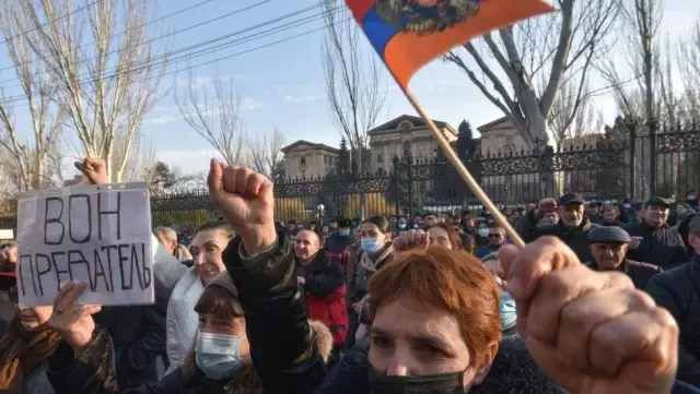 Nikol Paşinyan: Siyasi kriz yaşayan Ermenistan'da Başbakan Paşinyan, Nisan ayında istifa edeceğini açıkladı