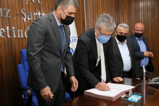 Edremit Belediyesi'nde en düşük maaş 3 bin 800 TL oldu Edremit Belediyesi'nde en düşük maaş 3 bin 800 TL oldu