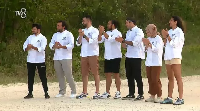 Survivor 2021'de MasterChef rüzgarı! Dokunulmazlığı kazanan yarışmacılar için özel yemek yaptılar