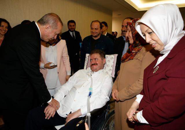 Yasin Asma 'Gözlerini Kapatmadan Göremezsin' adlı kitap çıkardı Yasin Asma 'Gözlerini Kapatmadan Göremezsin' adlı kitap çıkardı