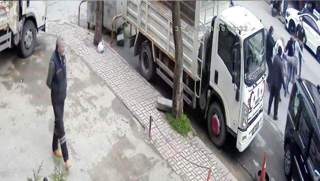 İstanbul'da beyzbol sopasıyla dehşeti yaşatan taksici serbest bırakıldı İstanbul'da beyzbol sopasıyla dehşeti yaşatan taksici serbest bırakıldı