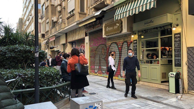 Covid: Yunanistan turistlerin dönüşünü bekliyor