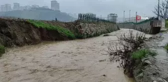 Son dakika haber | Kestel'de sel alarmı...Alt geçit sular altında kaldı, araçlar mahsur kaldı