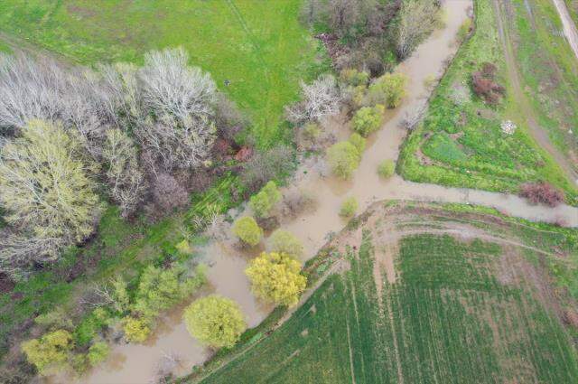 Edirne'de sağanağın ardından debisi yükselen Tunca Nehri için 'sarı alarm' verildi