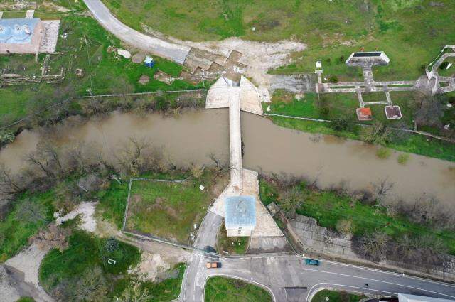 Edirne'de sağanağın ardından debisi yükselen Tunca Nehri için 'sarı alarm' verildi