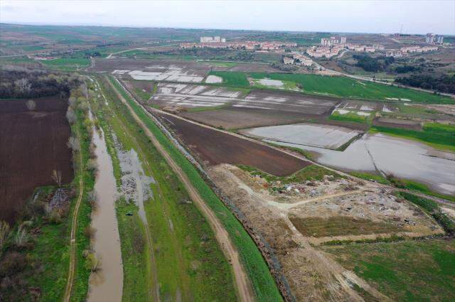 Edirne'de sağanağın ardından debisi yükselen Tunca Nehri için 'sarı alarm' verildi