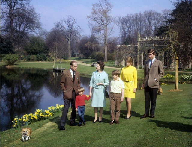 Fotoğraflarla Kraliçe İkinci Elizabeth'in eşi Prens Philip'in hayatı
