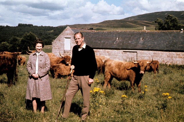 Fotoğraflarla Kraliçe İkinci Elizabeth'in eşi Prens Philip'in hayatı