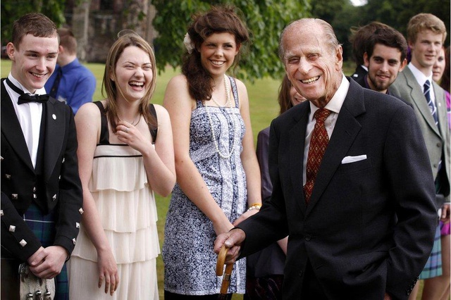 Fotoğraflarla Kraliçe İkinci Elizabeth'in eşi Prens Philip'in hayatı