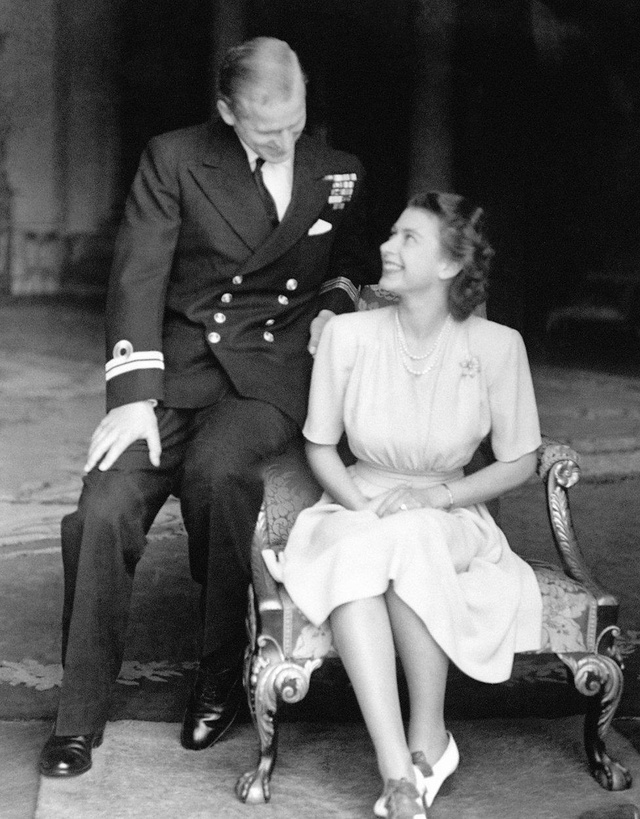 Fotoğraflarla Kraliçe İkinci Elizabeth'in eşi Prens Philip'in hayatı