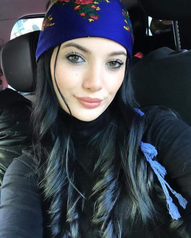 'Ölmek istemiyorum' diyerek video çeken fenomen Dilan Koç, gözyaşları içinde yardım istedi 'Ölmek istemiyorum' diyerek video çeken fenomen Dilan Koç, gözyaşları içinde yardım istedi