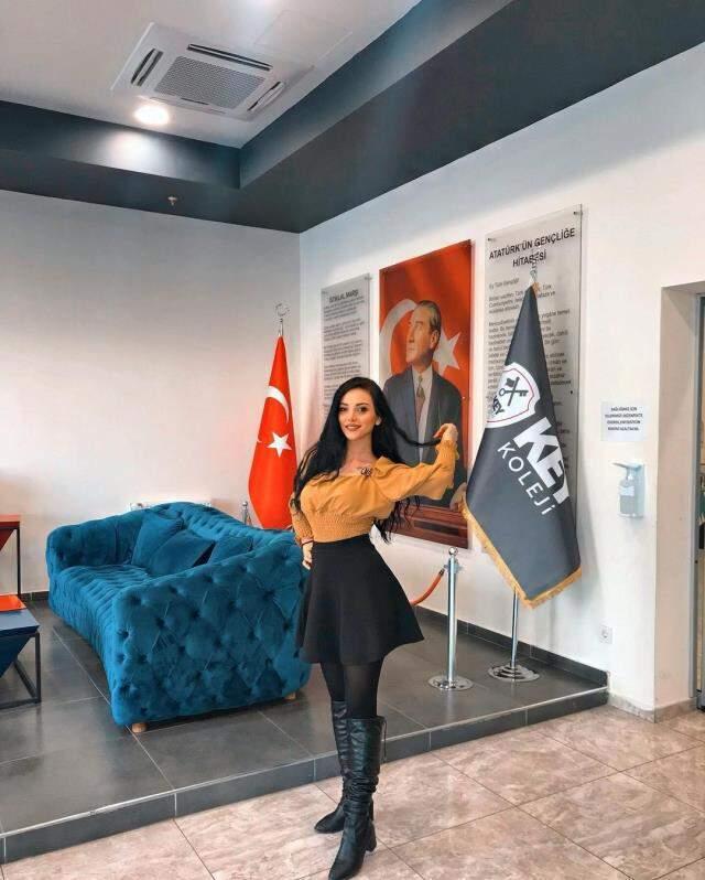 'Ölmek istemiyorum' diyerek video çeken fenomen Dilan Koç, gözyaşları içinde yardım istedi 'Ölmek istemiyorum' diyerek video çeken fenomen Dilan Koç, gözyaşları içinde yardım istedi