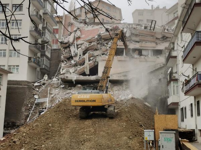 Ankara'da, 900 kişinin evsiz kaldığı mahallede 'kira artışı' tepkisi Ankara'da, 900 kişinin evsiz kaldığı mahallede 'kira artışı' tepkisi