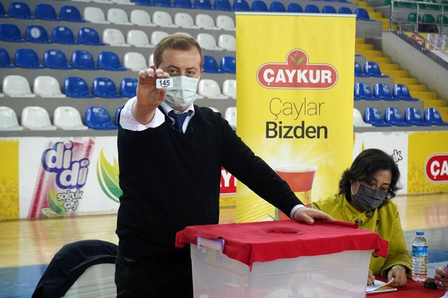 ÇAYKUR'un 300 mevsimlik işçi alım ilanına 35 bin 412 kişi başvurdu ÇAYKUR'un 300 mevsimlik işçi alım ilanına 35 bin 412 kişi başvurdu
