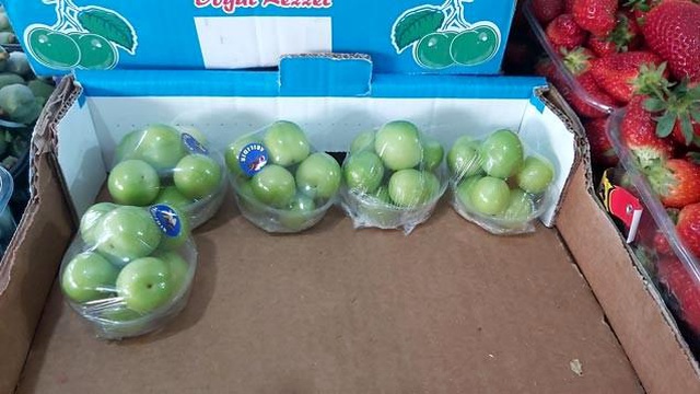 Eriğin fiyatı her geçen gün daha da düşüyor! Tanesi 2 liraya kadar geriledi Eriğin fiyatı her geçen gün daha da düşüyor! Tanesi 2 liraya kadar geriledi