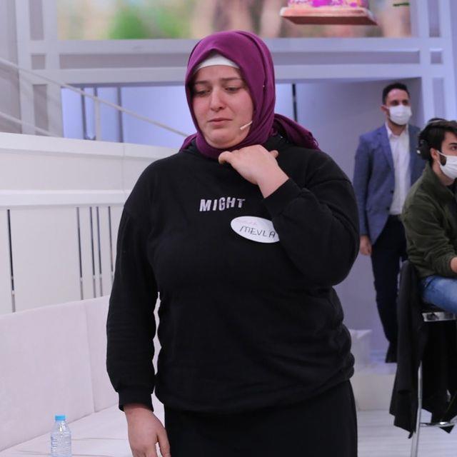 2 ay önce Esra Erol'un programında ailesinin yanına dönen Nilüfer, yine evden kaçtı