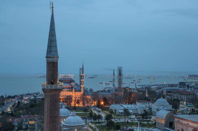 Ayasofya Camii'nde 87 yıl sonra ilk iftar ezanı okundu Ayasofya Camii'nde 87 yıl sonra ilk iftar ezanı okundu