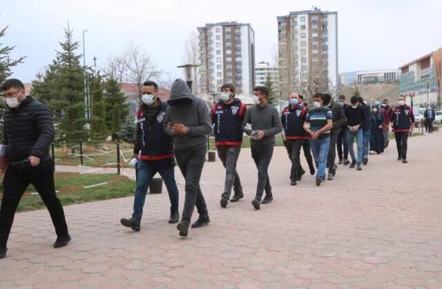 Hastanede terör estiren kadından pes dedirten savunma: Sağlığımız için dövüştük Hastanede terör estiren kadından pes dedirten savunma: Sağlığımız için dövüştük