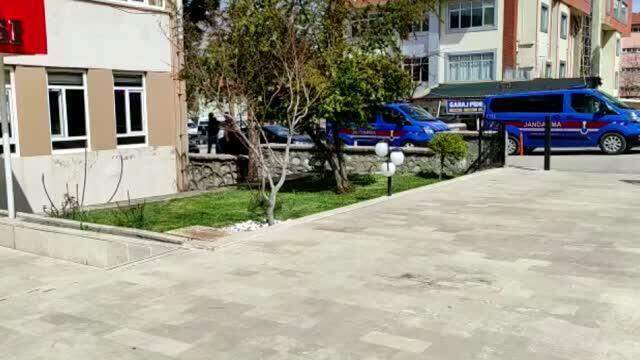 İki kişiyi evlilik vaadiyle dolandıran çetenin izleri aylar süren araştırmayla bulundu İki kişiyi evlilik vaadiyle dolandıran çetenin izleri aylar süren araştırmayla bulundu