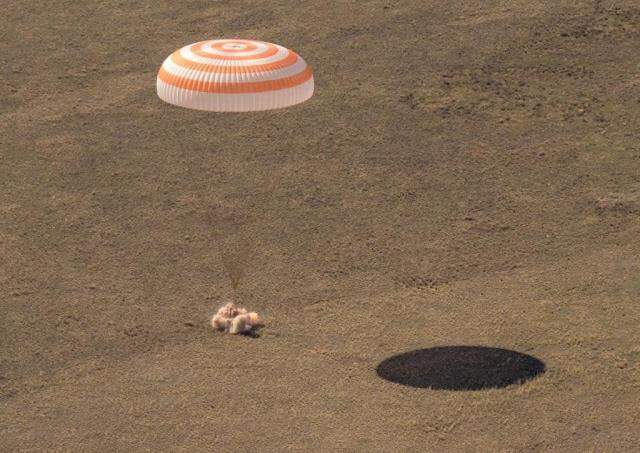 Uluslararası Uzay İstasyonu'nda görevli 3 astronot 6 ayın sonunda dünyaya döndü Uluslararası Uzay İstasyonu'nda görevli 3 astronot 6 ayın sonunda dünyaya döndü