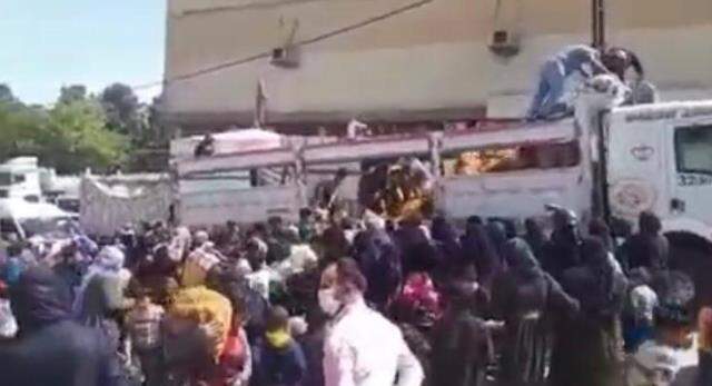 Patates ve soğan dağıtımı sırasında izdiham yaşandı! Tepki çeken görüntülerle ilgili inceleme başlatıldı
