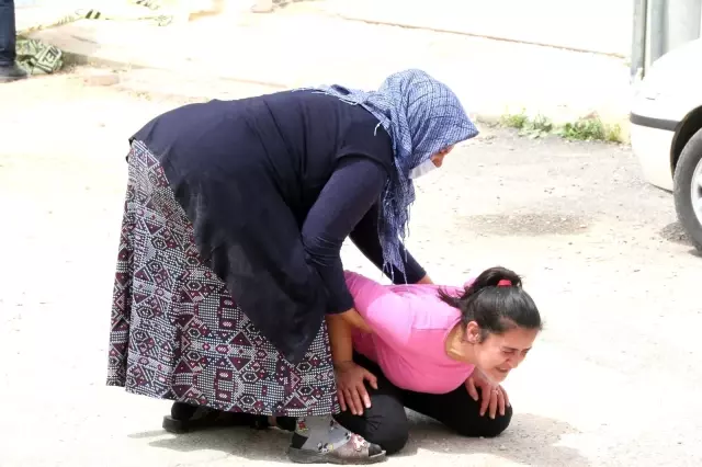 Eve girince dünyası başına yıkılan genç kızın feryatları yürek dağladı: Uyan kardeşim uyan